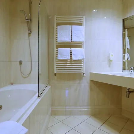 Restaurant & Casino De Nachtegaal 4*