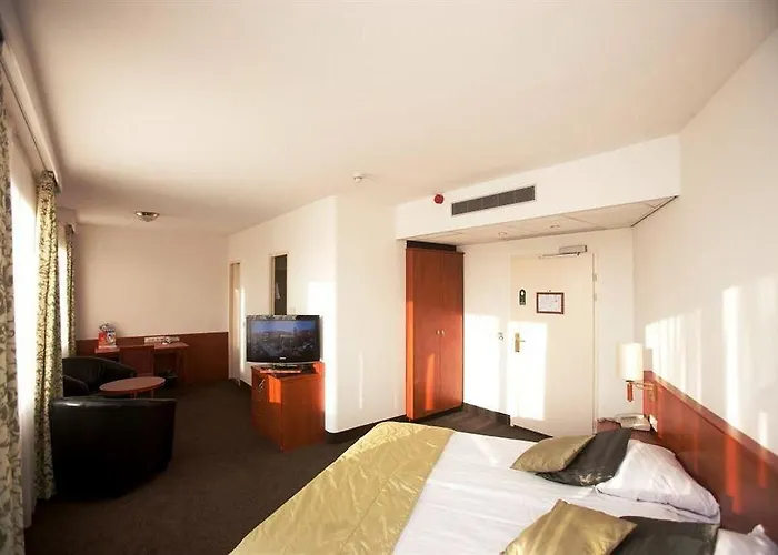 فندق Restaurant & Casino De Nachtegaal 4*