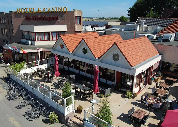 Restaurant & Casino De Nachtegaal Лиссе